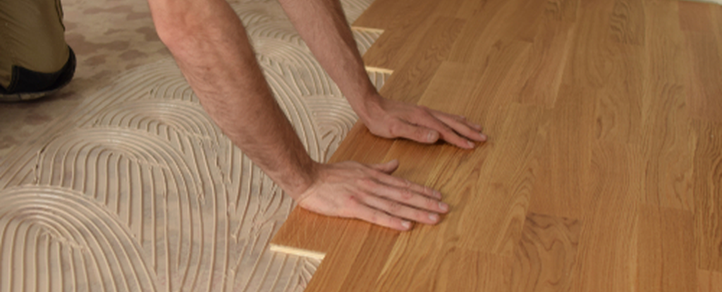 Polishing work on wooden floors must be carried out within 20 to 30 days after the completion of the installation work